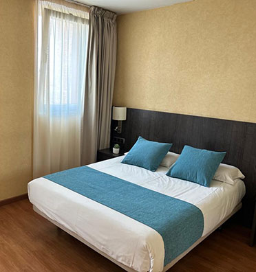 Rooms Manresa hotel room